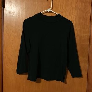 Simple black semi turtleneck.